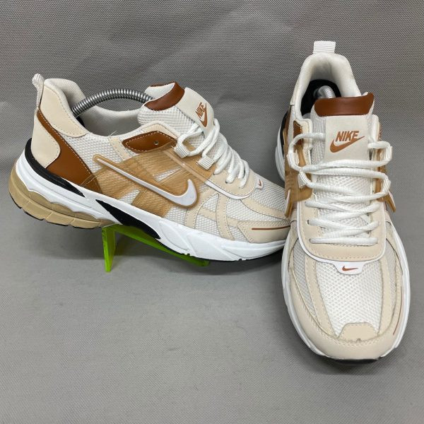 کرم قهوه ای